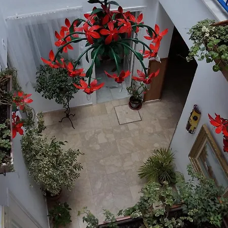 Linda Hotel