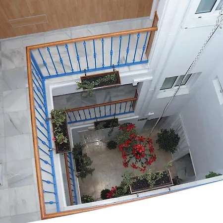 Linda Hotel 2*